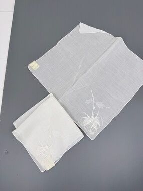 Two Vintage Cream Linen Embroidered Handkerchiefs, Embroidered Flower, NWT